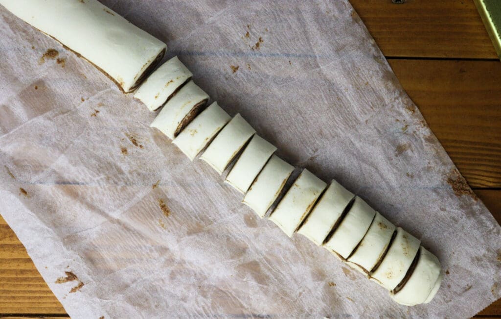 image showing how to slice puff pastry sheet